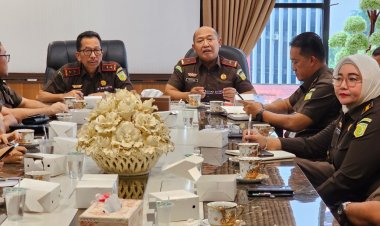 Kepala Kejaksaan Tinggi Riau Melakukan Briefing dengan Para Asisten dan Koordinator di lingkungan Kejaksaan Tinggi Riau dan Kepala Kejaksaan Negeri Se- Wilayah Riau