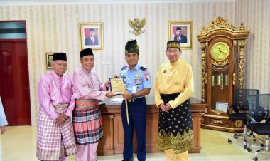 Silaturahmi ke LAMR, Danlanud Perhatikan Putra Riau yang Ingin Berkarier di AU