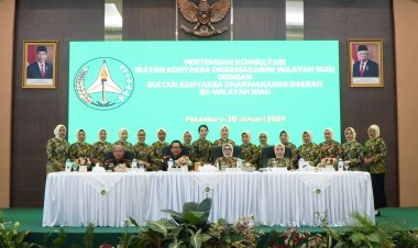"Pengarahan Kepala Kejaksaan Tinggi Riau dalam Pertemuan Konsultasi Ikatan Adhyaksa Dharmakarini Wilayah"