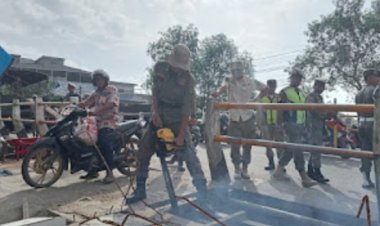 "Satpol-PP Inhil Lakukan Penertiban Terhadap PKL yang Abaikan Surat Teguran"