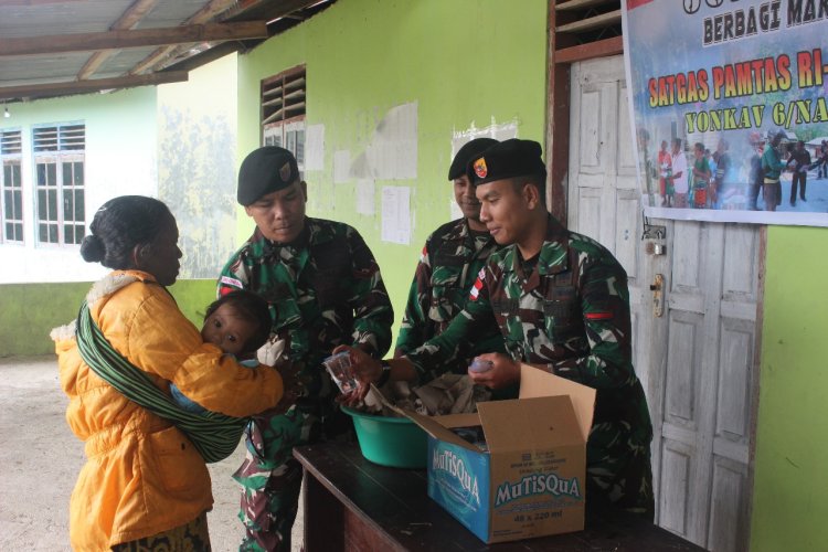 Aksi Truck Senyum Kembali Berlangsung: Jumat Kasih, Satgas Yonkav 6/Naga Karimata Berbagi Kebaikan di Desa Lemon.