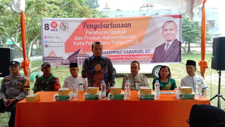 "Ketua DPRD Pekanbaru Adakan Sosialisasi Peraturan di Jalan Hangtuah RT 01 RW 08"