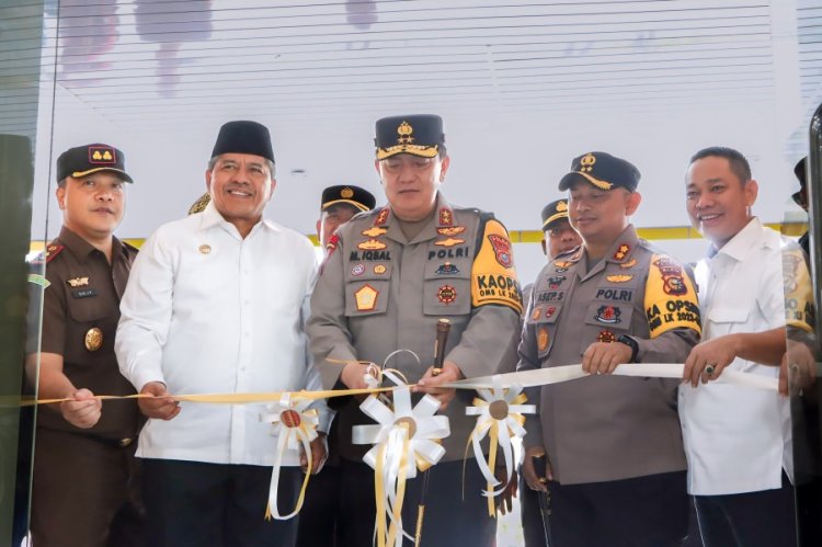 Kapolda Riau Meresmikan Lapangan Tembak dan SPKT Selama Kunjungan Kerja ke Polres Siak