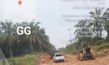 Musyawarah Kerjasama Perbaikan Jalan Sementara yang Rusak di Jalan Pangkalan Kasai Lubuk Kandis, Kecamatan Batang Cenaku