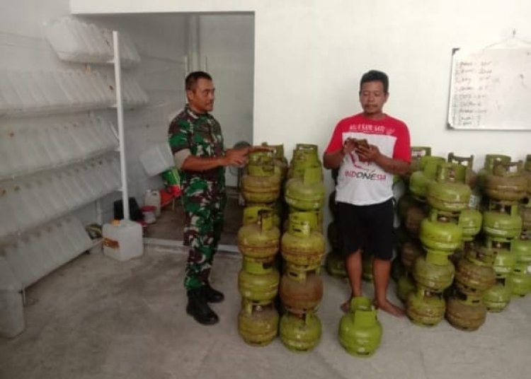 Babinsa Serengan Awasi Distribusi LPG 3 Kg