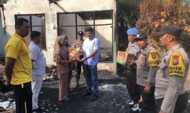 Polsek Rengat Barat Salurkan Bantuan untuk Korban Kebakaran di Inhu
