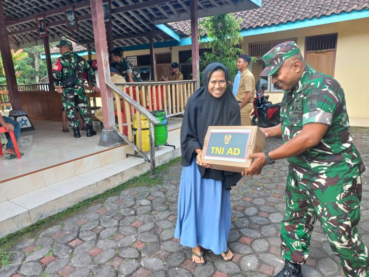 TNI AD Salurkan 450 Sembako untuk Warga Miskin di Boyolali