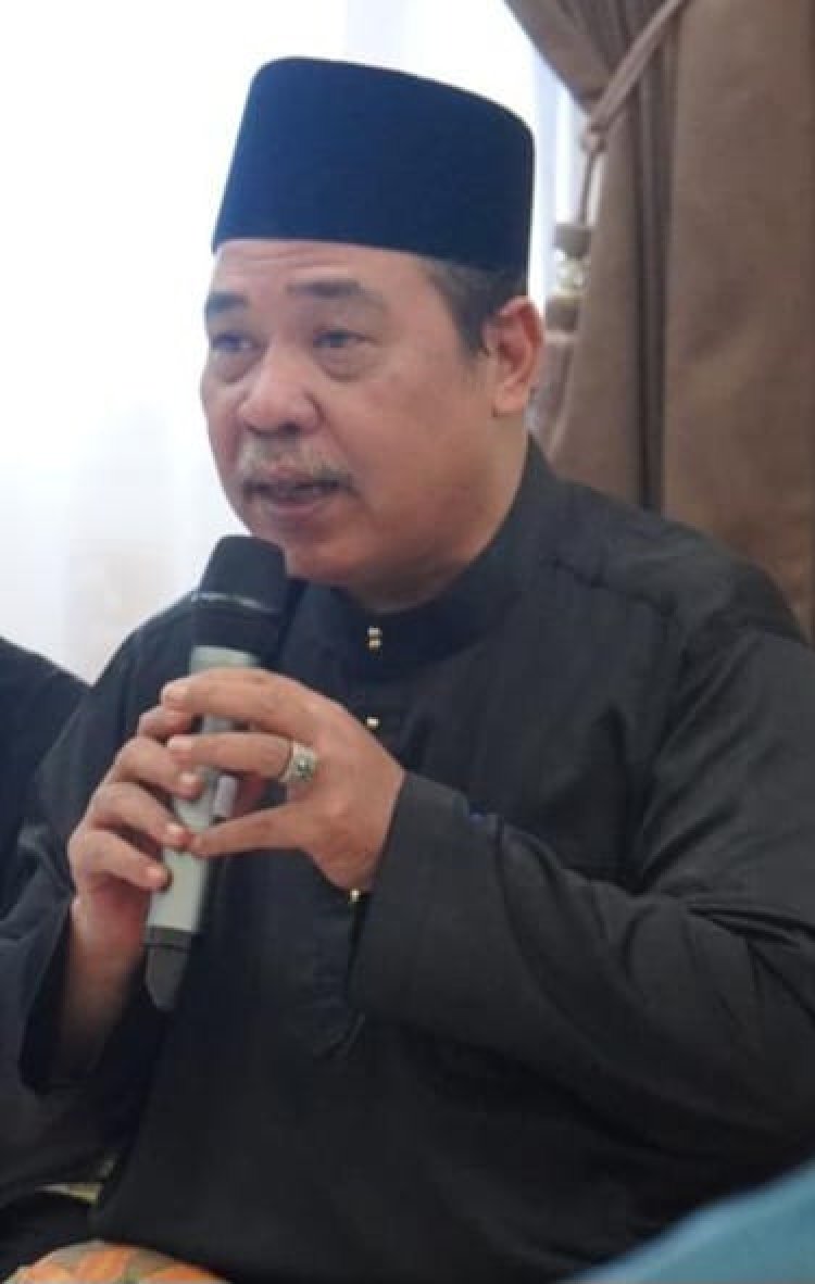 LAMR Riau Serahkan Warkah Adat Karhutla ke Menteri LHK