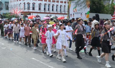 Pawai Karnaval HUT RI ke-80 Rohil 2025 Meriah, 82 Sekolah Tampil