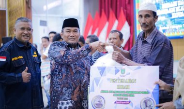 Wawako Dumai Serahkan Hibah Nelayan 2025, Dorong Produktivitas dan Kesejahteraan