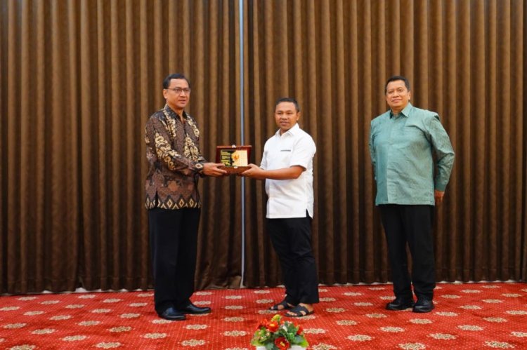 Gubernur Riau Bahas Reformasi Birokrasi & Arsip Melayu bersama Wamen PANRB dan Kepala ANRI