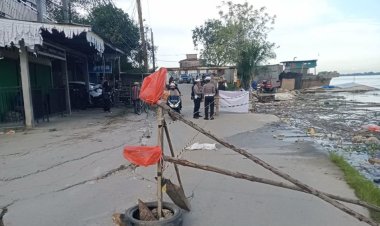 Jalan Griya Parit Tujuh Retak, Satlantas Inhil Tutup Akses Kendaraan Berat