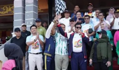 Gerak Jalan Santai Meriahkan HUT Kuansing ke-26