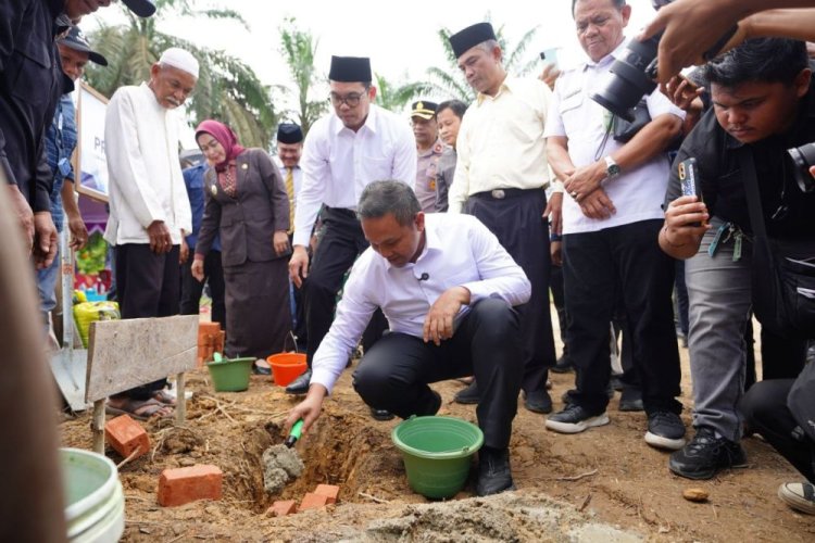 Gubernur Riau Abdul Wahid Resmikan Pembangunan SMAN 3 Kemuning di Inhil