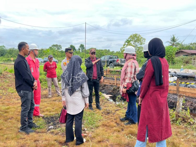 DLH Meranti dan PT ITA Tinjau Kebocoran Pipa Minyak di Bagan Melibur