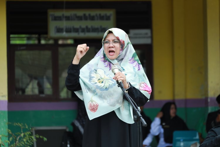 Bupati Siak Afni Zulkifli Pimpin Upacara Hari Santri Nasional 2025 di Bungaraya