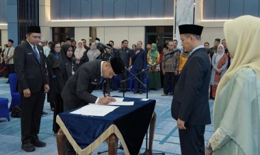 Agung Nugroho Lantik Kadis LHK dan Bapenda Pekanbaru, 21 ASN Resmi Dilantik