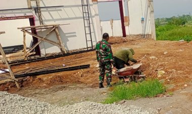 Babinsa Nguntoronadi Kawal Pembangunan KDKMP Desa Gebang Wonogiri