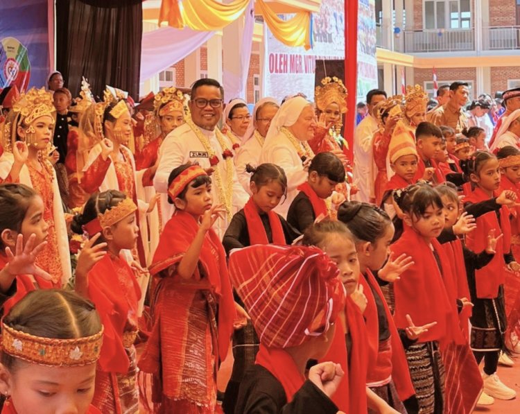 Bupati Zukri Resmikan Sekolah Assisi di Pangkalan Kerinci