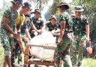 Tembus Jalan 1,5 Kilometer dengan Gerobak Sorong, Satgas TMMD Kodim 0313/KPR Langsir Material Rumah Ibu Diasan
