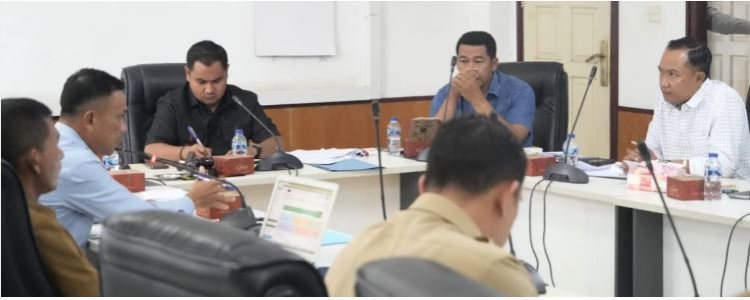 Diskominfoss Kuansing Tuntaskan Hearing LKPJ 2025 Bersama Komisi III DPRD