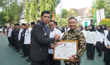 Di Hari Pengayoman ke-81, Wabup Husni Tamrin Terima Penghargaan Mitra Kerja Dari Kemenkumham Untuk Pemkab Pelalawan