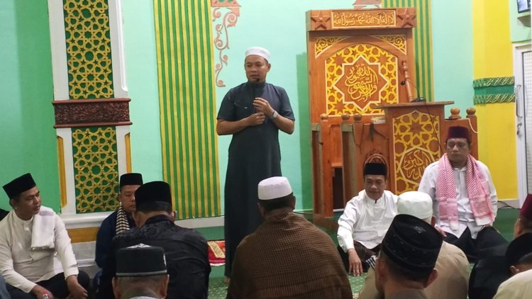 Ratusan Jamaah Padati Masjid Al-Muthmainnah, Wabup Husni Tamrin Ajak Warga Makmurkan Masjid di Tengah Kabut Asap